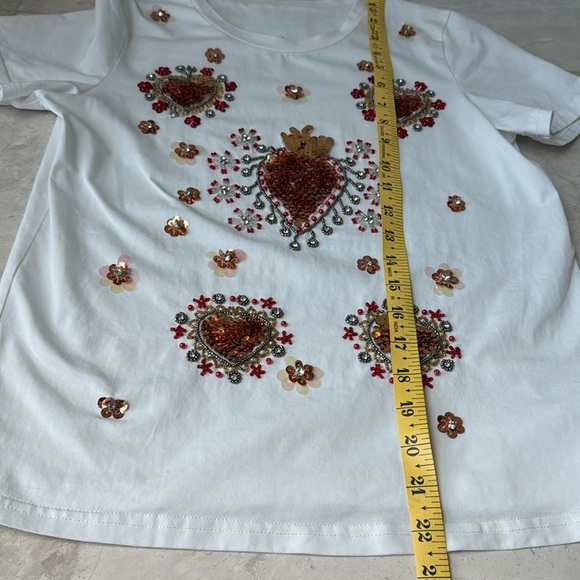 White T-Shirt with Gold and Red Embroidery Size S - Picture 8 of 13